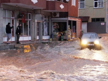 В Турции эвакуируют население