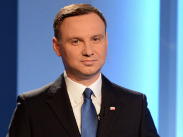 Президент Польши одобрил поправки к критикуемому закону