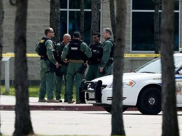 В Техасе полицейский застрелил студента