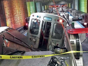В Чикаго поезд сошел с рельсов: десятки раненых - ОБНОВЛЕНО - ФОТО