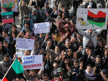 Каддафи неожиданно выступил на площади в Триполи - ОБНОВЛЕНО