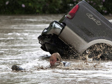 В Мексике наводнение унесло уже около 60 жизней