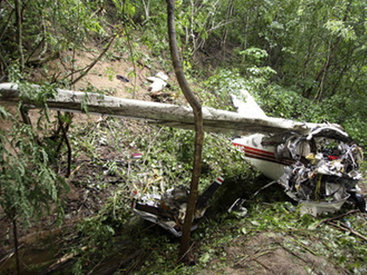 В Колумбии рухнул самолет: 10 погибших
