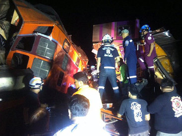В Таиланде столкнулись поезда, 50 пострадавших - ОБНОВЛЕНО - ФОТО