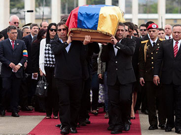 Чавес похоронен: от идеи бальзамирования пришлось отказаться - ОБНОВЛЕНО - ФОТО
