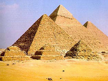 В Египте проводится расследование из-за порно на фоне пирамид