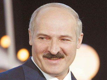 Лукашенко заявил, что выдаст белорусским биатлонисткам пулеметы
