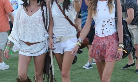 Да будут танцы и бохо-шик 4ever: звезды на фестивале Coachella - ФОТО