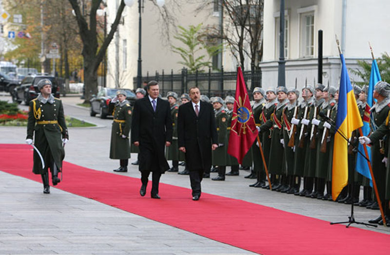 Президент Ильхам Алиев: "Между Азербайджаном и Украиной с момента обретения независимости всегда существовали особые дружественные отношения" – ОБНОВЛЕНО - ФОТО