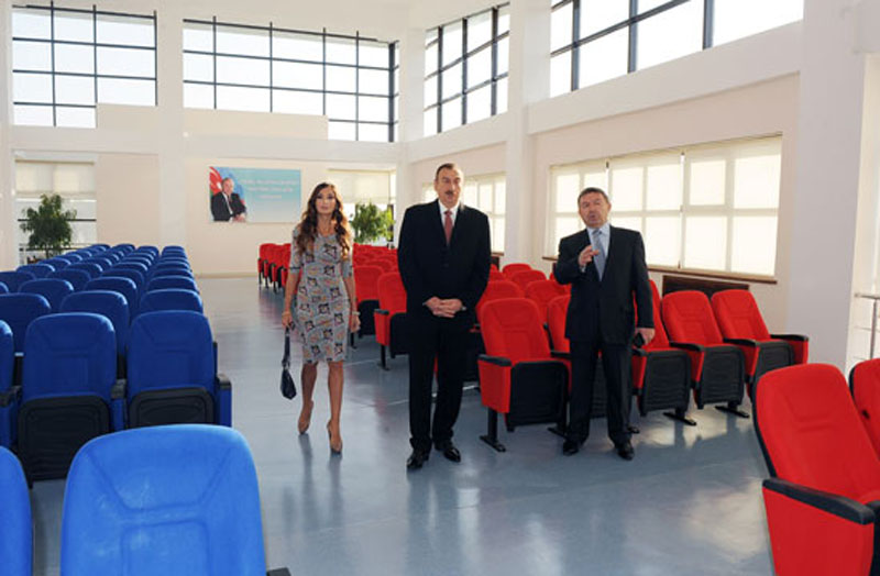 Президент Ильхам Алиев принял участие в открытии школьного комплекса, построенного по инициативе и при поддержке Фонда Гейдара Алиева - ОБНОВЛЕНО - ФОТО