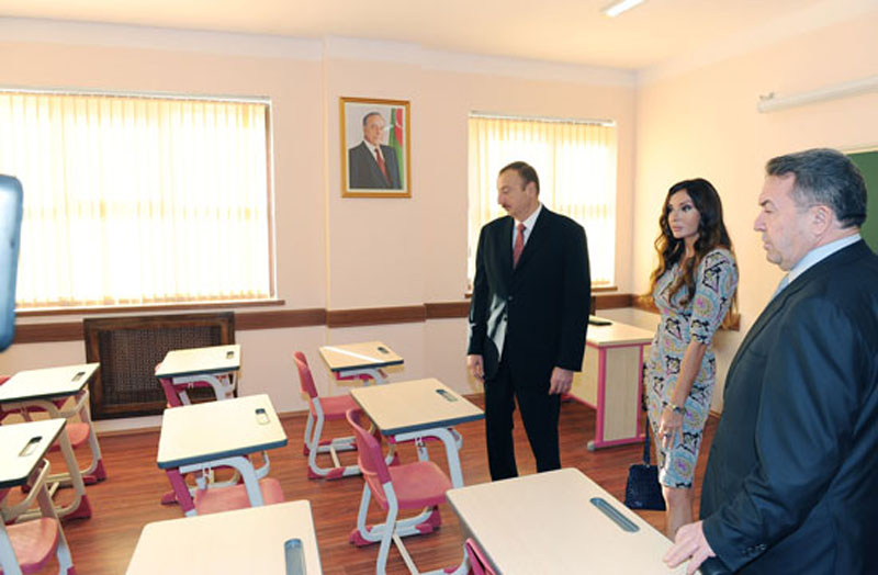 Президент Ильхам Алиев принял участие в открытии школьного комплекса, построенного по инициативе и при поддержке Фонда Гейдара Алиева - ОБНОВЛЕНО - ФОТО