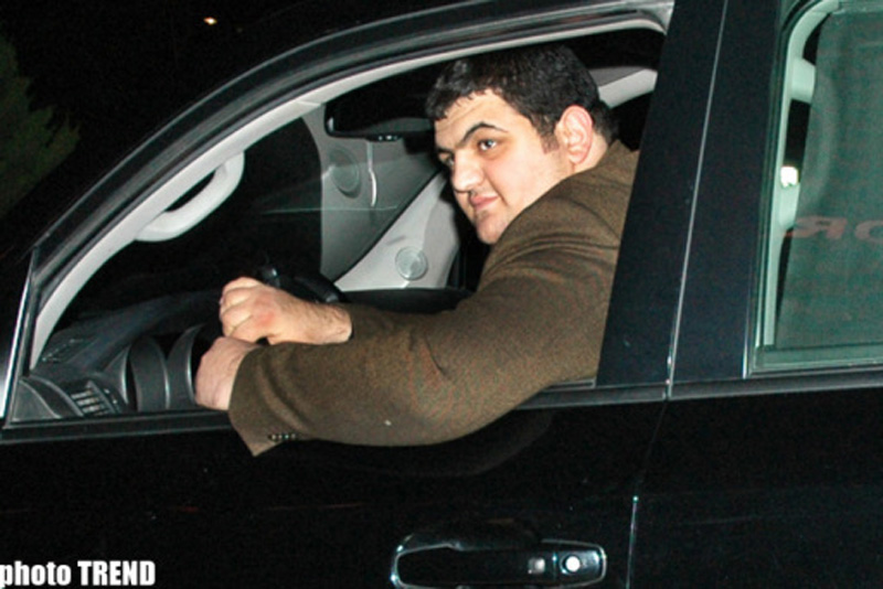 Ашуг Али Гулиев: "Я вожу автомобиль, достойный настоящих мужчин" - ФОТО