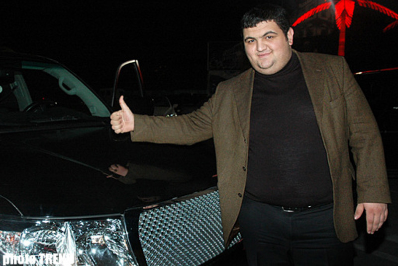 Ашуг Али Гулиев: "Я вожу автомобиль, достойный настоящих мужчин" - ФОТО