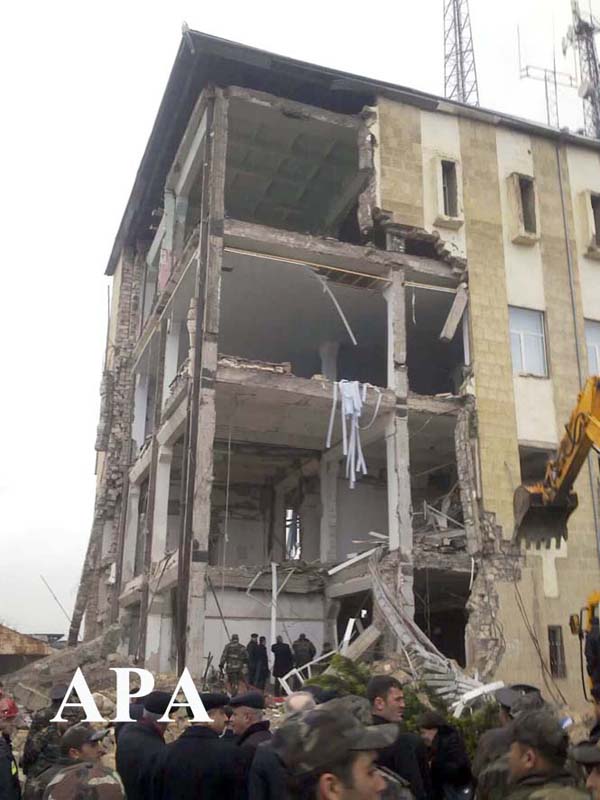 Сильный взрыв в Масаллы разрушил четырехэтажное здание - ОБНОВЛЕНО - ФОТО