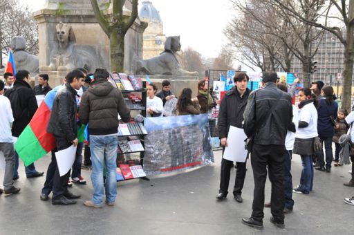 В Париже почтили память жертв Ходжалинского геноцида - ФОТО