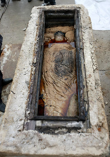 В Китае найдена мумия возрастом не менее 500 лет - ФОТО