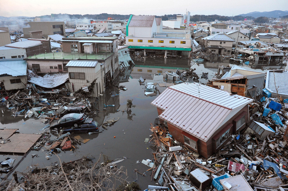 Earthquake in japan tsunami