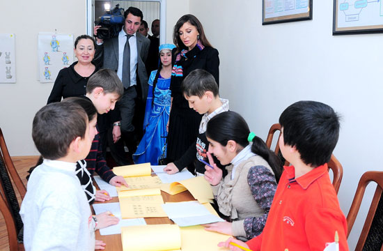 Президент Фонда Гейдара Алиева Мехрибан Алиева ознакомилась с реконструированным детским домом и приняла участие в открытии реабилитационного центра для детей в Сураханском районе - ФОТО
