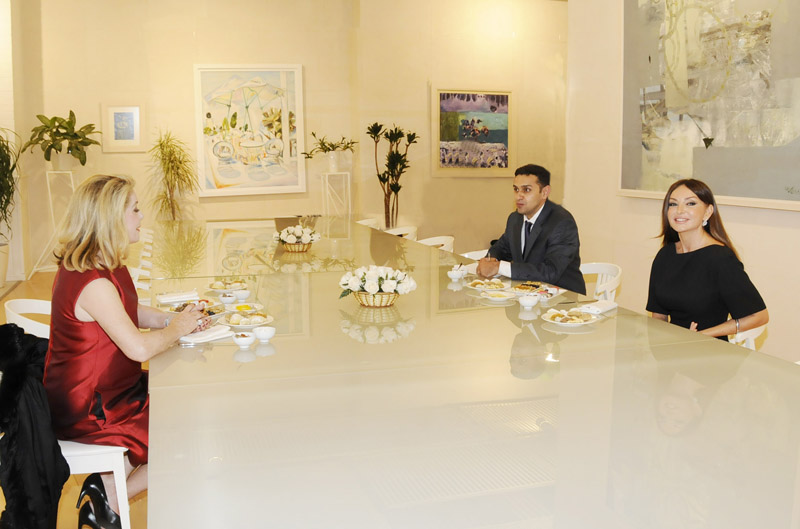 Первая леди Азербайджана Мехрибан Алиева встретилась с президентом знаменитого французского дома Van Cleef & Arpels и известной французской киноактрисой Катрин Денев – ОБНОВЛЕНО – ФОТО