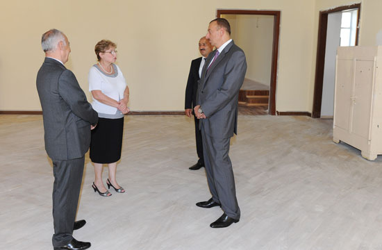 Президент Ильхам Алиев ознакомился с ходом ремонтных работ в школе №160 в Баку - ОБНОВЛЕНО - ФОТО