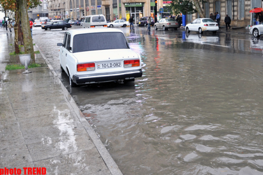 Сильные ливни в Азербайджане практически не повлияли на работу инфраструктуры – ОБНОВЛЕНО - ФОТО