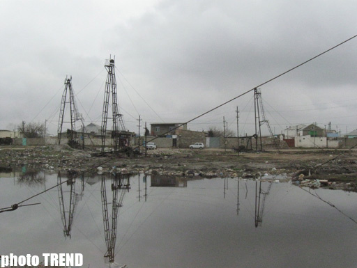 ГНКАР: "Незаконные постройки мешают добыче нефти" - ФОТО