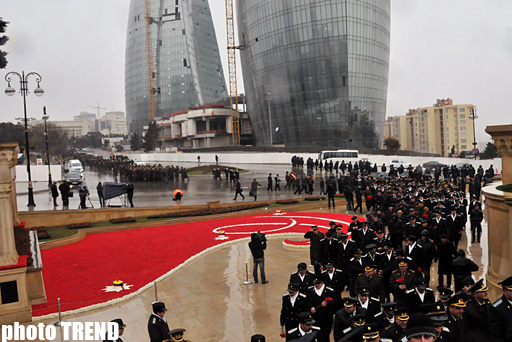 В Азербайджане чтут светлую память жертв трагедии 20 января - ФОТО