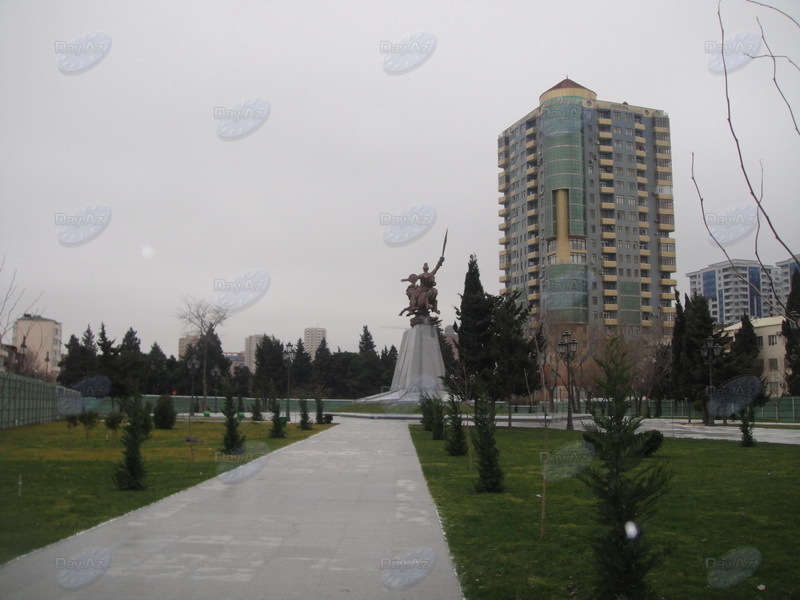 В Баку установлен памятник Кероглу – ФОТО