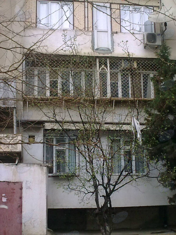 Дверь в никуда в бакинской многоэтажке - МОБИЛЬНЫЙ РЕПОРТЕР – ФОТО