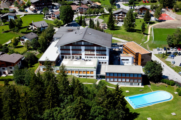 Швейцарские университеты приглашают азербайджанских студентов - ФОТО