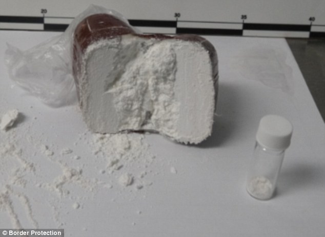 91-летний пенсионер попался при перевозке кокаина в мыле - ФОТО