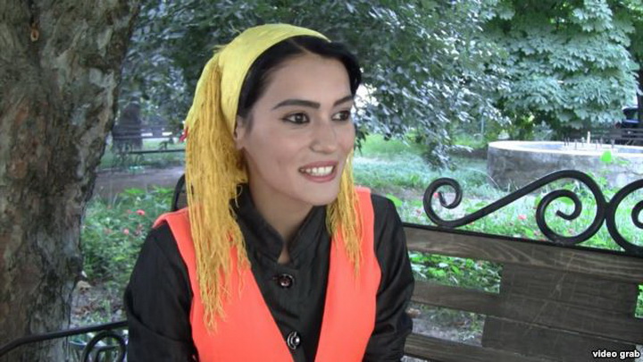 Эту девушку из Таджикистана назвали красивейшим дворником - ФОТО