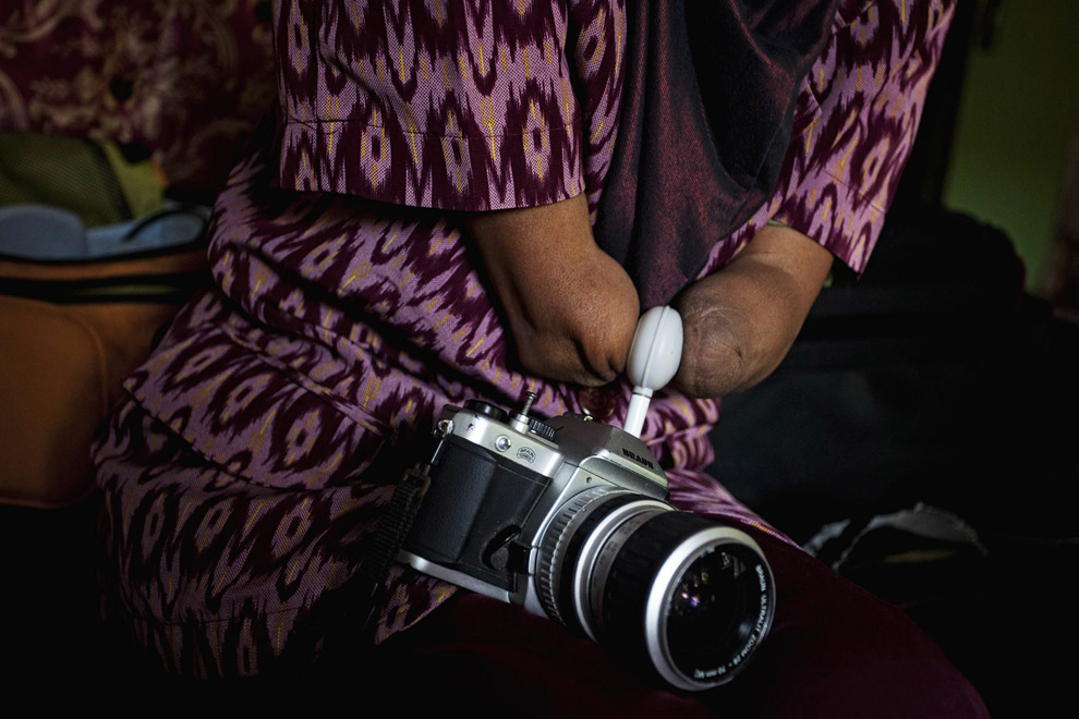 В Индонезии живет безрукий профессиональный фотограф - ФОТОСЕССИЯ