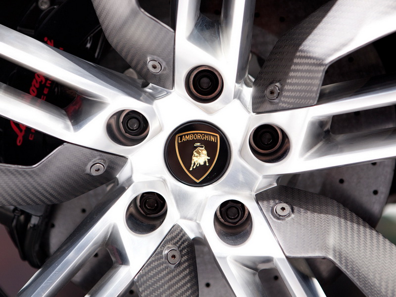 Кроссовер Lamborghini может оказаться неожиданно доступным - ФОТО