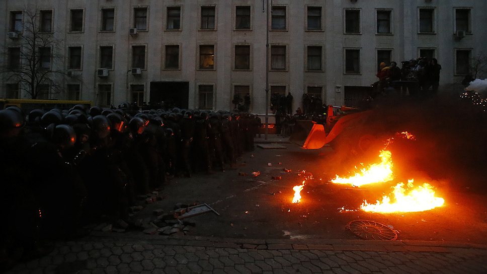 В ходе столкновений в центре Киева есть пострадавшие - ФОТО