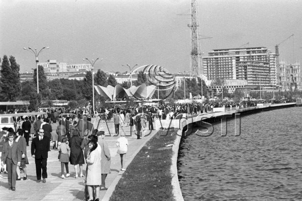 Sevimli, doğma köhnə Bakı – FOTO