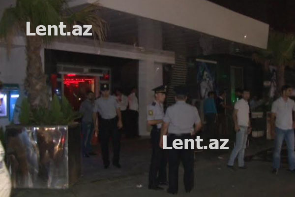 Восемь человек пострадали в массовой драке в Баку - ФОТО