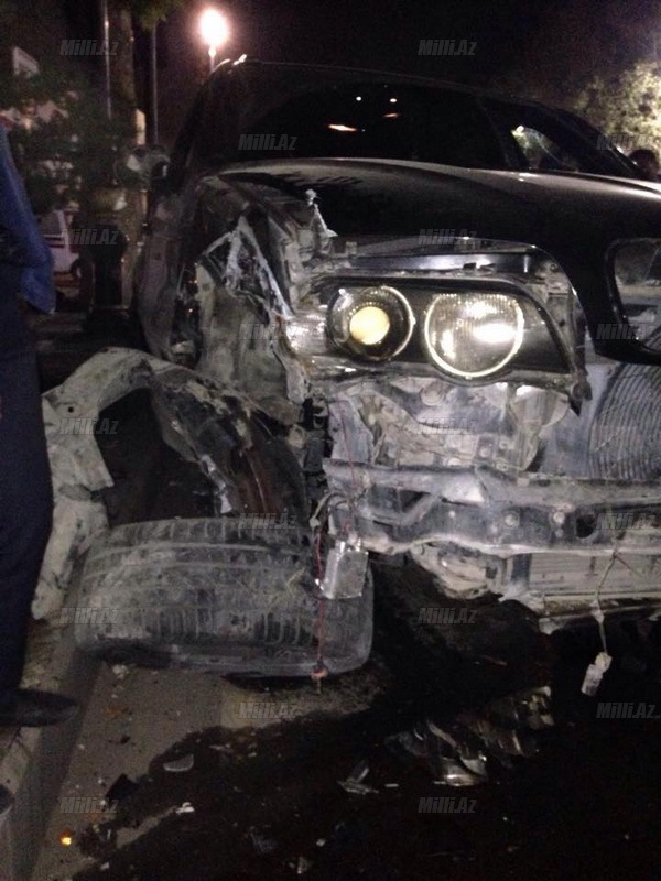 В Гяндже столкнулись BMW, Mitsubishi и "шестерка" - ОБНОВЛЕНО - ФОТО