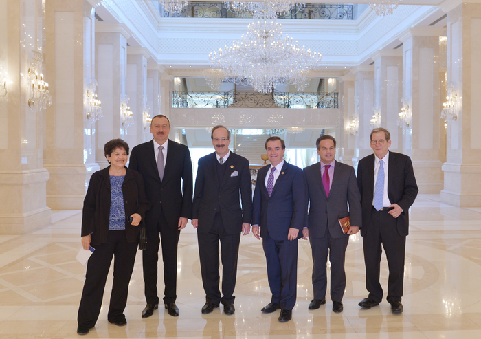 Президент Азербайджана принял делегацию Палаты представителей Конгресса США - ФОТО