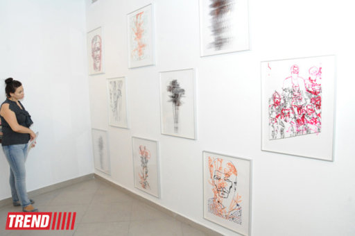 В галерее YAY открылась выставка иранского концептуального художника Махмуда Бахши “TalkCloud” - ФОТО