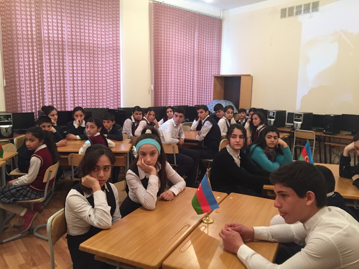 В бакинской школе №28 помянули жертв геноцида азербайджанцев - ФОТО