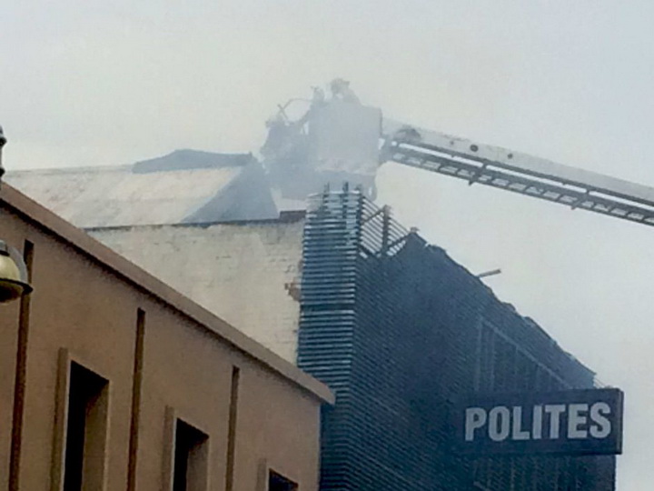 Пожар в престижном отеле, эвакуированы сотни людей - ФОТО