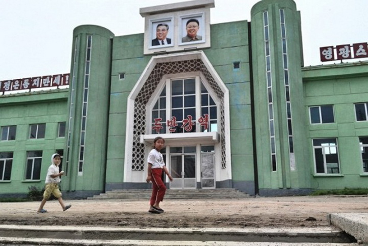 Новые снимки о жизни простых граждан Северной Кореи - ФОТО