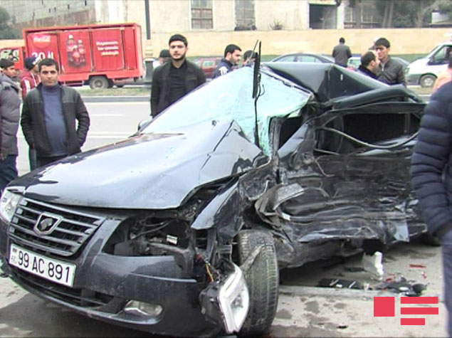 В Баку столкнулись Audi, BMW, Ford и ВАЗ, есть погибший - ФОТО