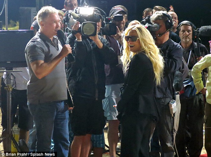 Бритни Спирс встретилась с фанатами в необычном месте - ФОТО