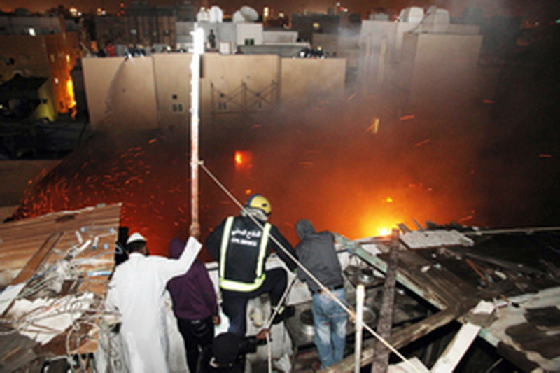 В Бахрейне обрушилось горящее здание: есть жертвы - ОБНОВЛЕНО - ВИДЕО - ФОТО