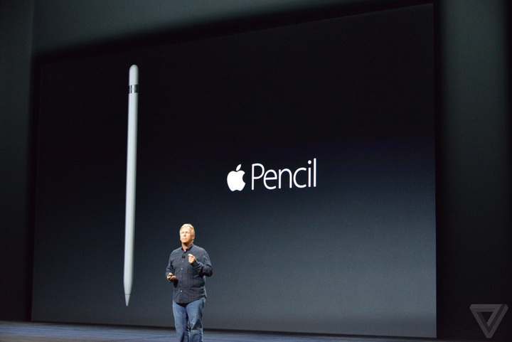 Apple представила самый гигантский в истории iPad - ФОТО