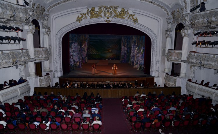 Театр оперы и балета баку