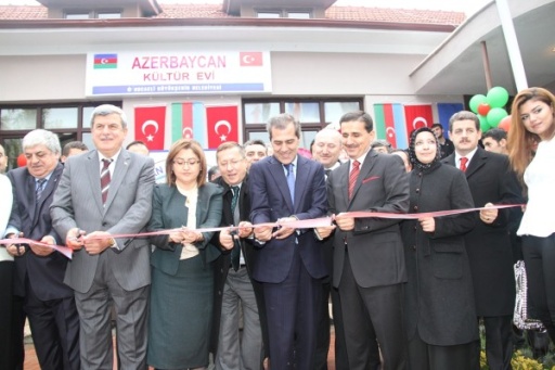 Али Гасанов: "Совместные транснациональные проекты Азербайджана и Турции способствуют повышению их имиджа в регионе и мире - ФОТО