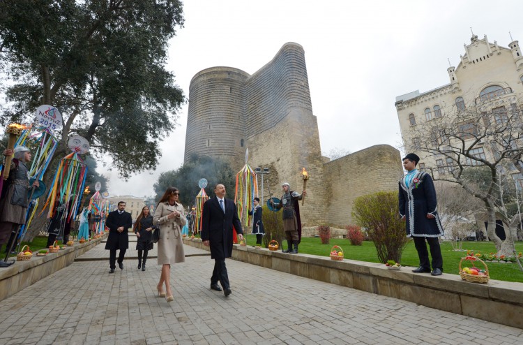 Президент Ильхам Алиев и его супруга Мехрибан Алиева приняли участие во всенародных празднествах по случаю Новруз байрамы - ОБНОВЛЕНО - ФОТО